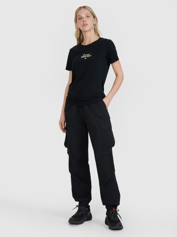 4F T-shirt regular z nadrukiem damski - czarny