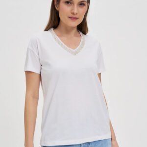 23f3c281629d3987b708d581aa516a9895ec1973 T-shirt z ozdobnym dekoltem biały
