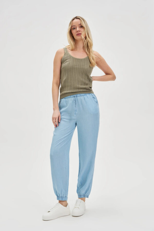 244231a053e15a438bb253b287070bfb9aeeb8ca Spodnie z lyocell błękitne