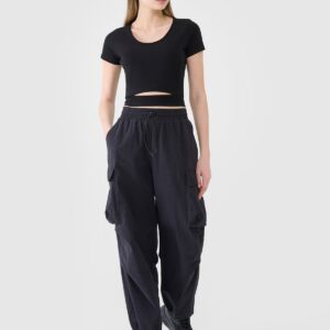 4F T-shirt crop top gładki damski - czarny