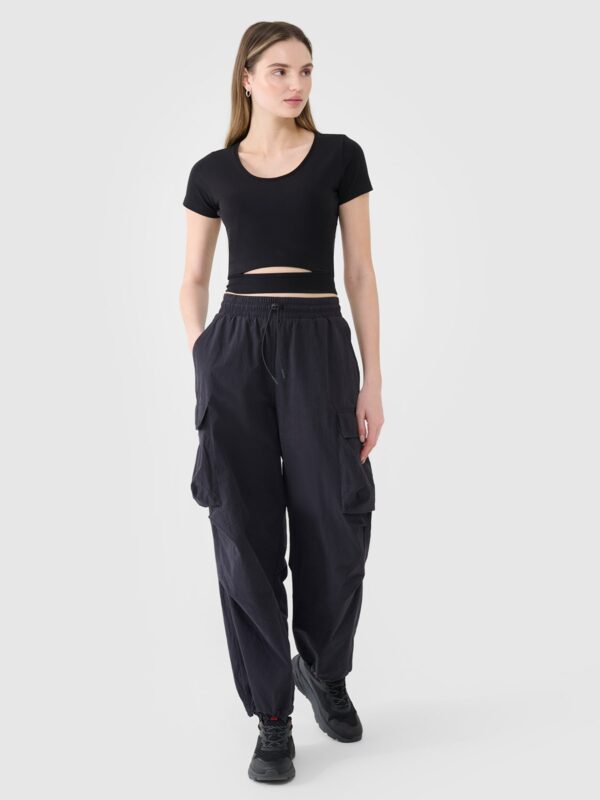 4F T-shirt crop top gładki damski - czarny