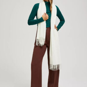 Szalik z delikatnymi frędzlami