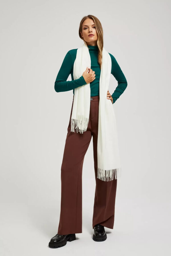 27704dfdad8c5c459d8b01d4ea3f8848ae66357c Szalik z delikatnymi frędzlami