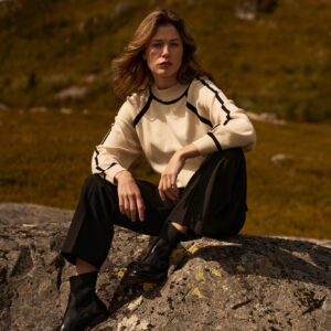 Sweter z półgolfem beżowy