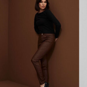 Woskowane spodnie typu rurki z kieszeniami kasztanowe