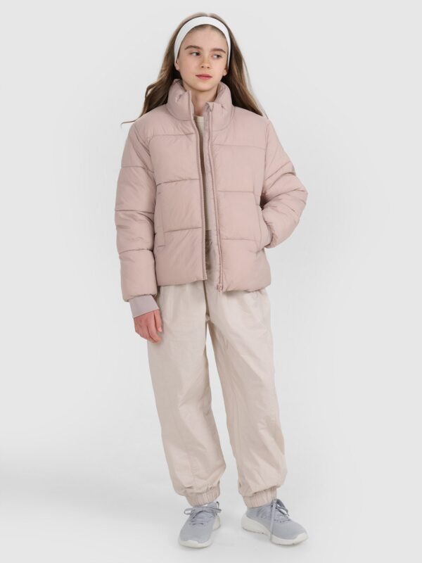 2aae56deaee4cf6f2610e78b157db09c53b82bc7 4F Kurtka puchowa z wypełnieniem syntetycznym dziewczęca - brązowa 134 (8-9 lat)