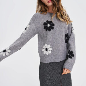 Sweter w kwiaty szary