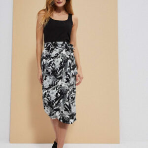 2f6f5f1dc87c7667f43f148c04396f954e4ccabd Spódnica z roślinnym nadrukiem czarna