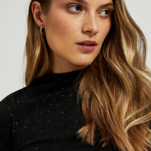 Czarna bluzka z metaliczną nitką