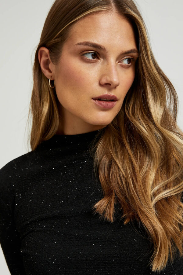 Czarna bluzka z metaliczną nitką