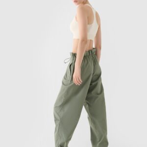 4F Spodnie casual parachute oversize damskie - oliwkowe/khaki