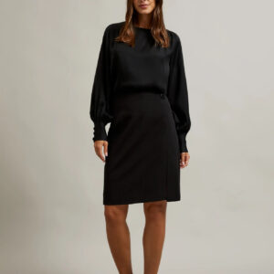 Ołówkowa spódnica z ozdobnym guzikiem czarna