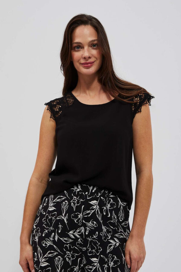 Koszulowa bluzka z ażurowym zdobienie