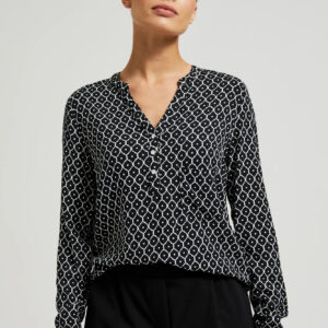 3770f281754a4a9f3edf4384f48ded7019714a68 Wiskozowa koszula bez kołnierzyka czarna