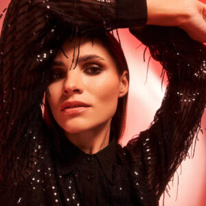 37c63d93627d446ee9dd6553c56badcf27645d33 Koszula z cekinami