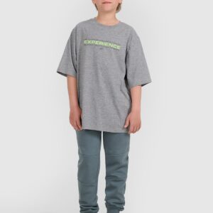 393758e47d31e5647c6e49475891e69ce22e4380 4F T-shirt oversize z nadrukiem chłopięcy - szary 134/140 (8-10 lat)