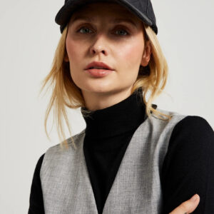 Czapka z daszkiem czarna