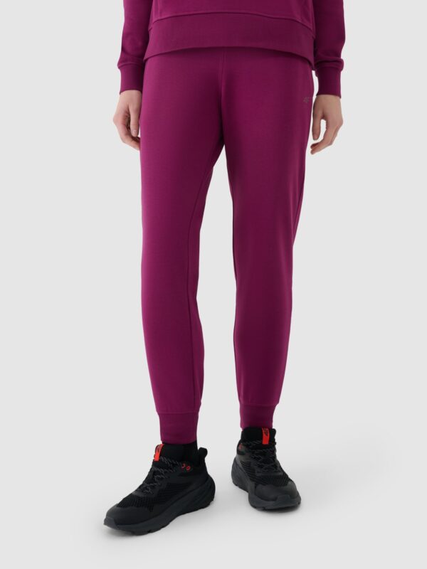 4F Spodnie dresowe joggery damskie - fioletowe