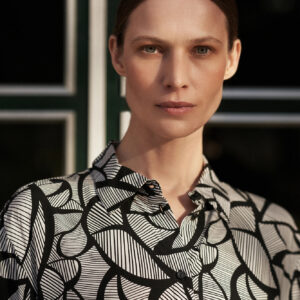 Wiskozowa koszula czarno-biała