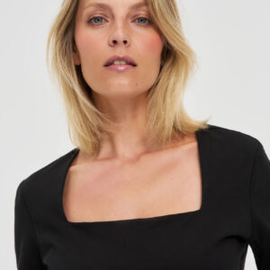 Bluzka z dekoltem karo czarna