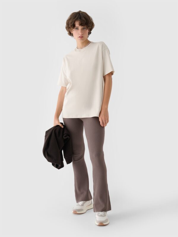 3ec6124b2aa975b17e2266f9ef6064857bf5d594 4F T-shirt oversize z nadrukiem damski - beżowy