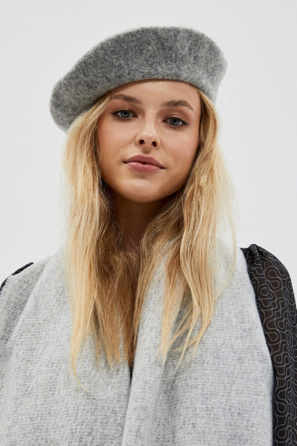 Gładki szal z frędzlami jasnoszary