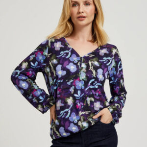Bluzka w kwiaty z dekoltem w serek granatowa