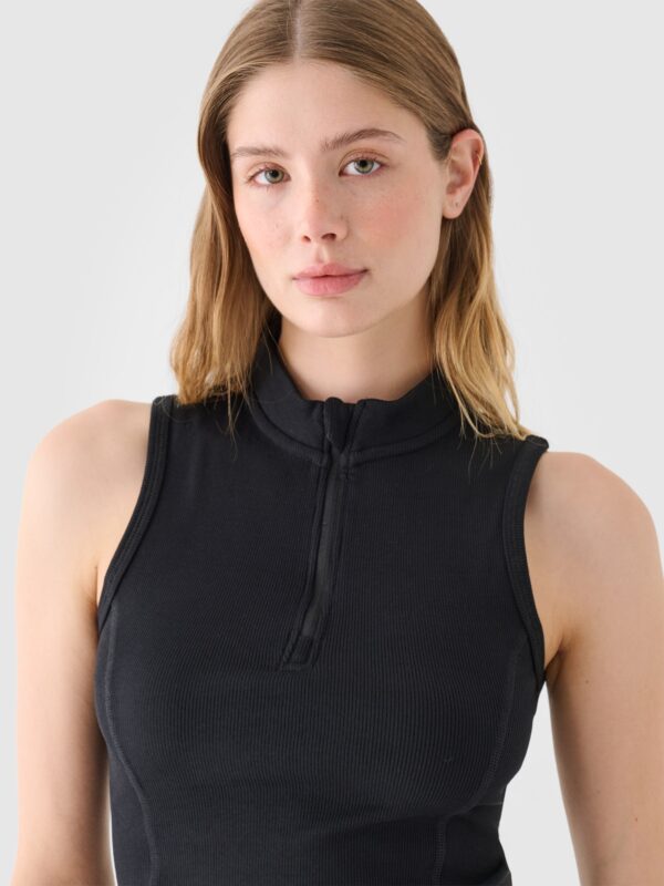 4F Top slim z prążkowanej dzianiny damski - czarny