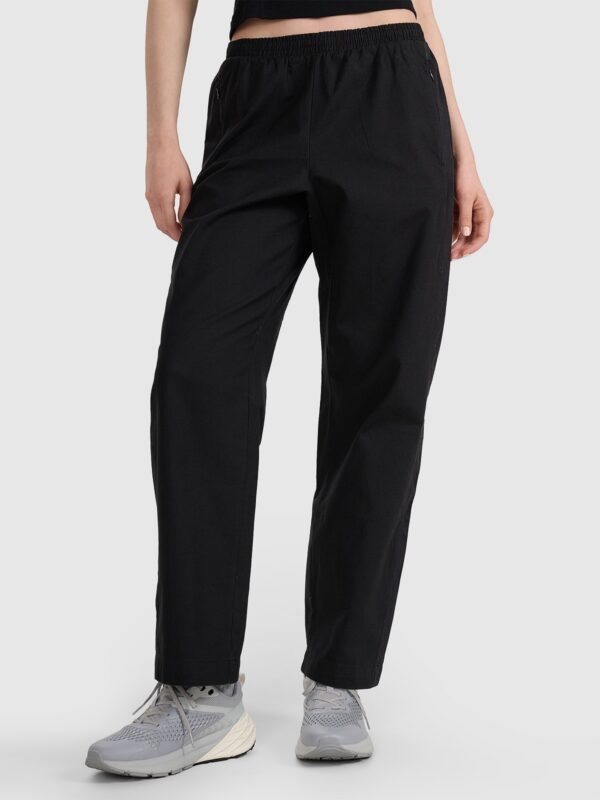 4F Spodnie casual damskie - czarne