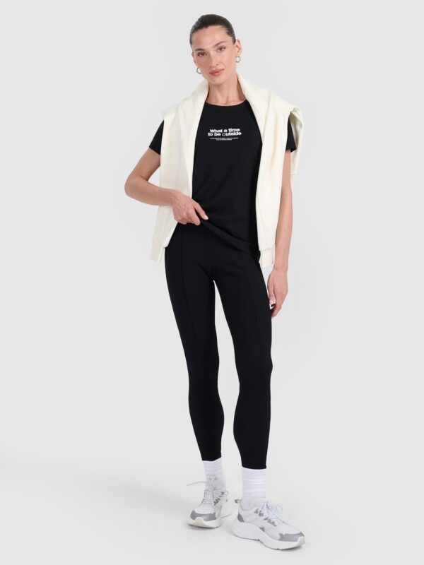 4F T-shirt regular z nadrukiem damski - czarny