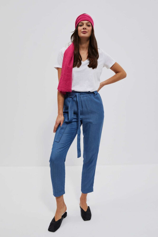 4cc96a57672de531e33aea48b767982d91596707 Szal z drobnym metalicznym nadrukiem truskawkowy