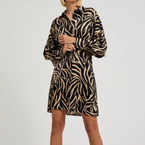 Koszulowa sukienka z zwierzęcym wzorem czarna