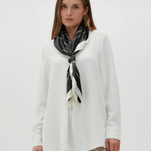 Apaszka z geometrycznym wzorem czarna