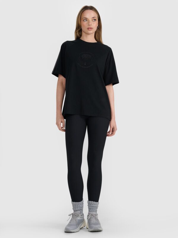 53391d62c670f6b36edaf7cd1a515974a77dcd14 4F T-shirt oversize z nadrukiem damski - czarny