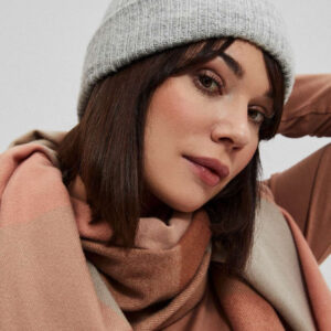 Prosta czapka z dzianiny