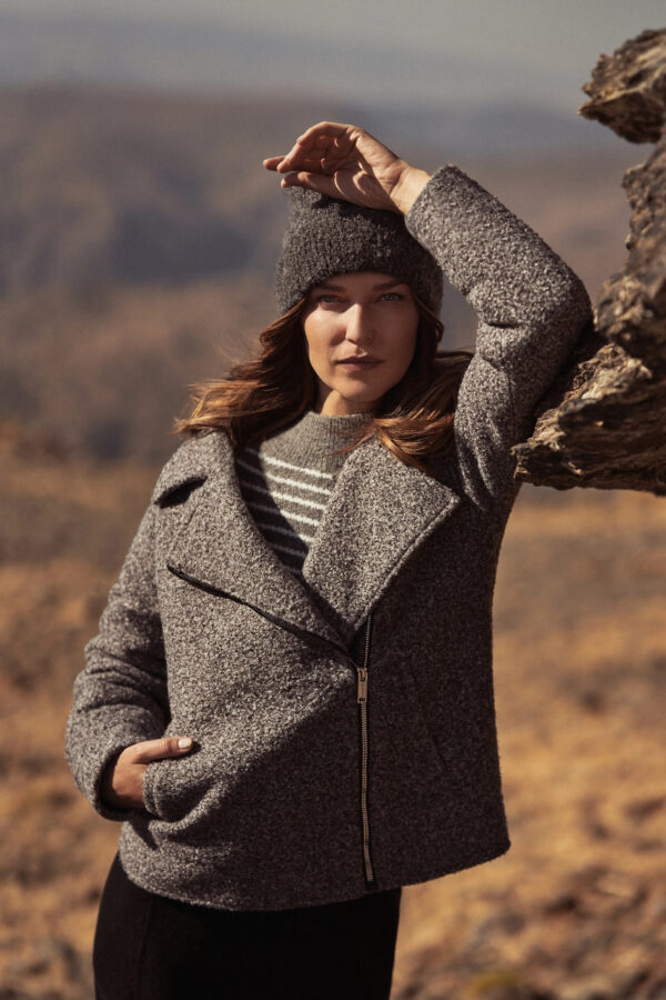 Kurtka zapinana na zamek szara