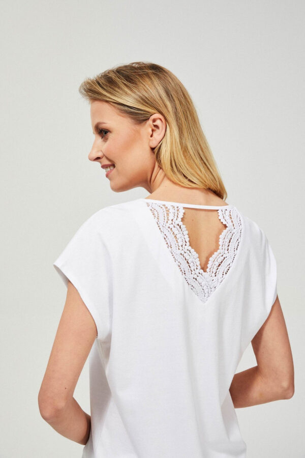 Bluzka z koronką na plecach