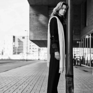 Szal z frędzlami ecru