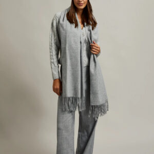 Gładki szalik z frędzlami jasnoszary