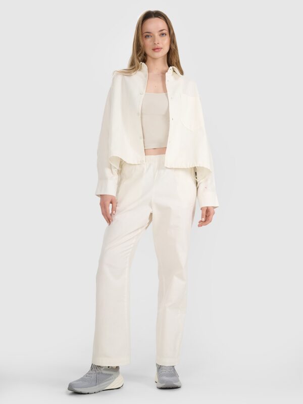 4F Koszula oversize z kołnierzykiem damska - biała