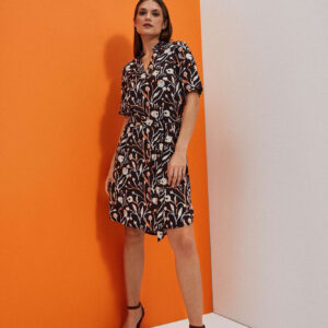 Koszulowa sukienka z paskiem czarna