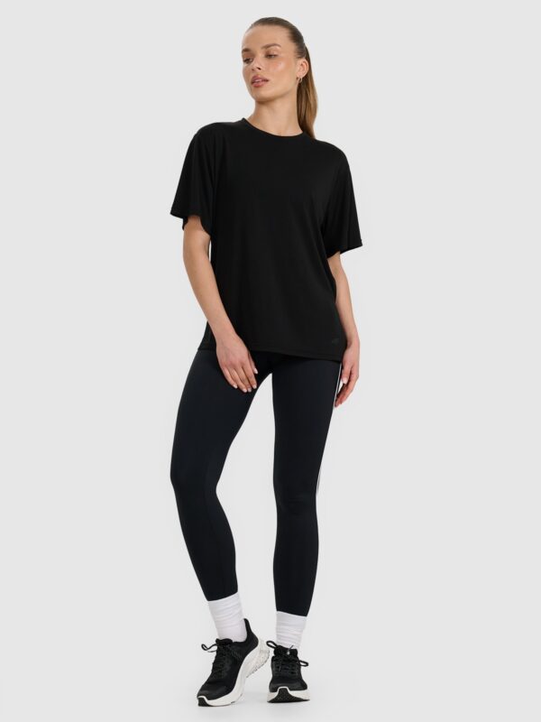 5ae1e885a03234cb3892aa27015f4260d60ba51f 4F T-shirt oversize z modalem damski - czarny