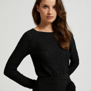 Dopasowana bluzka z dekoltem w łódkę czarna