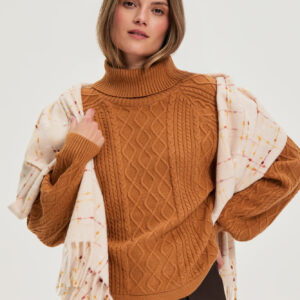 Szal z frędzalmi różowy