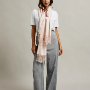 Gładki szalik z frędzlami różowy