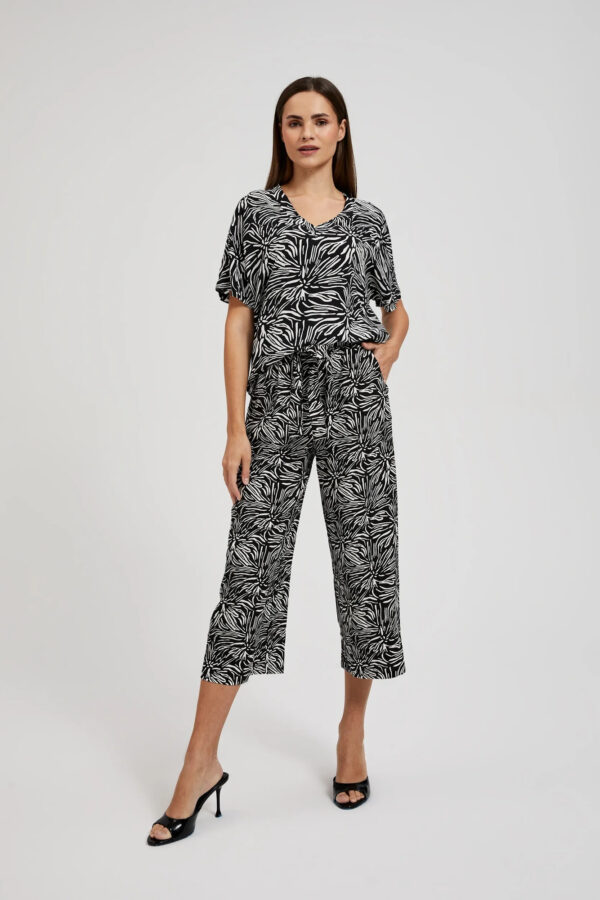 5f233f6a9ed564d0537709109dc914ed23df9f61 Spodnie kuloty z wzorem czarne