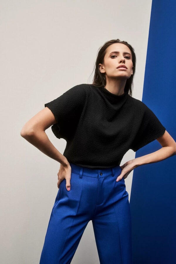 Elegancka bluzka z szerokimi rękawami czarna