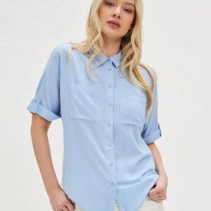 Wiskozowa koszula z krótkimi rękawami blękitna