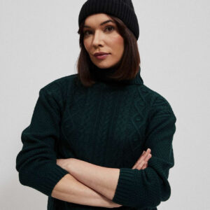 Ciepła dzianinowa czapka z pomponem czarna