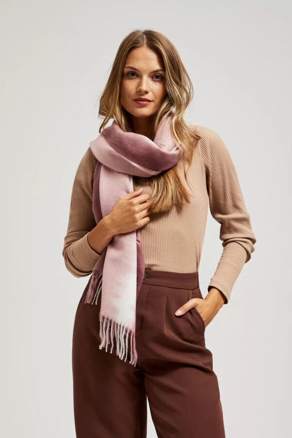 Gładki szalik z delikatnymi frędzlami